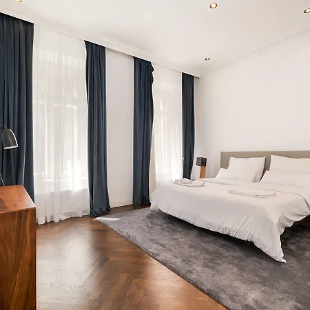 Zoya Luxury 5* Budapest